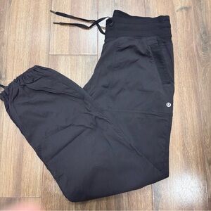 Lululemon dance studio black Jogger Pants unlined size 8